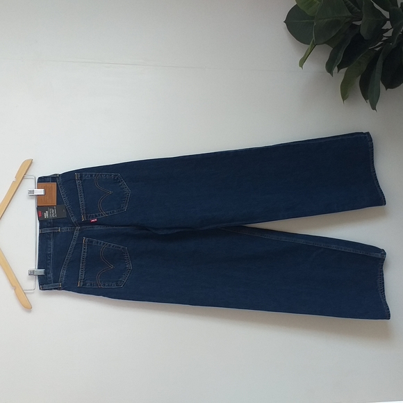 Levi’s High Loose Jeans - Picture 8 of 11